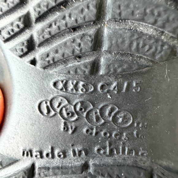 EUC Jibbitz by CROCS Kids Black Water Shoes XXS C4/5 Baby UNISEX - Picture 13 of 16